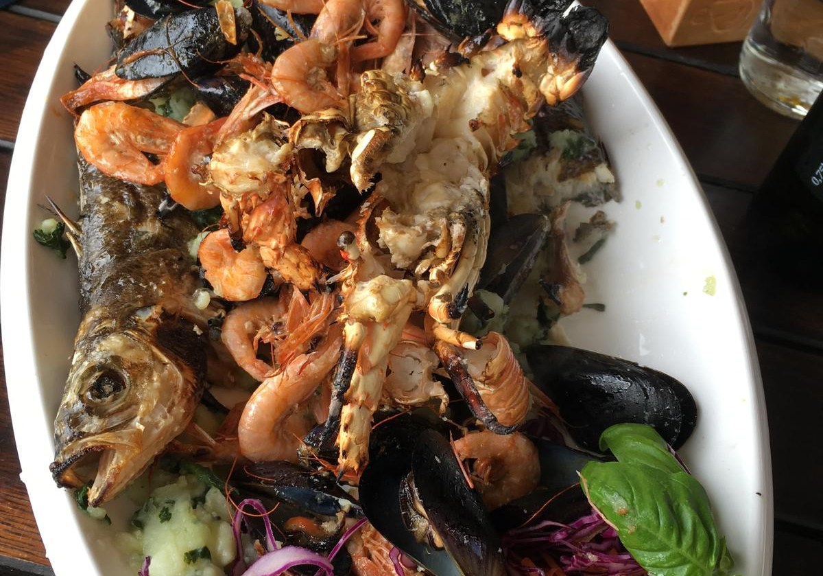 Grilled seafood platter